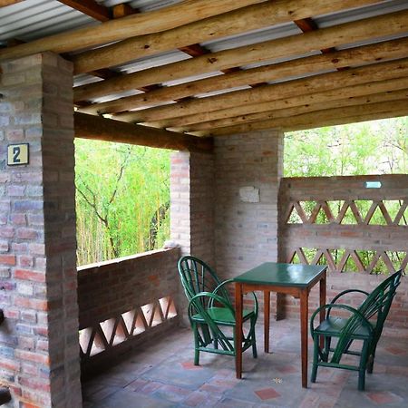 La Toma Complejo De Montana - Cabanas Y Habitaciones En Hosteria ミナ・クラベロ エクステリア 写真