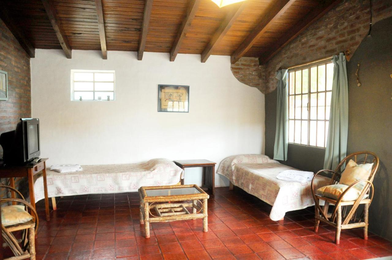 La Toma Complejo De Montana - Cabanas Y Habitaciones En Hosteria ミナ・クラベロ エクステリア 写真