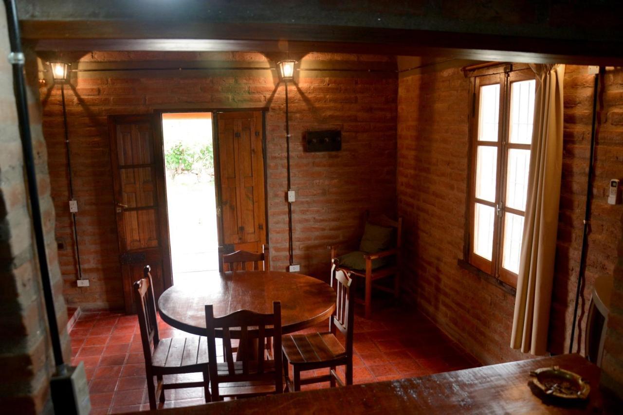 La Toma Complejo De Montana - Cabanas Y Habitaciones En Hosteria ミナ・クラベロ エクステリア 写真